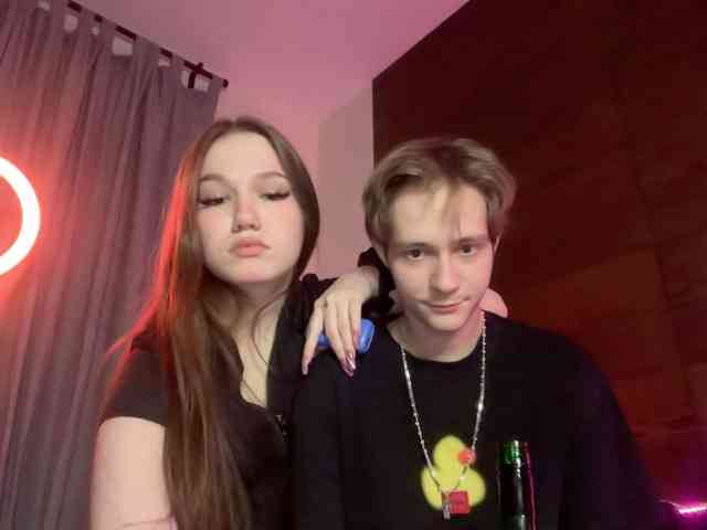 titsDestroy2007 Live Webcam on {site_name}