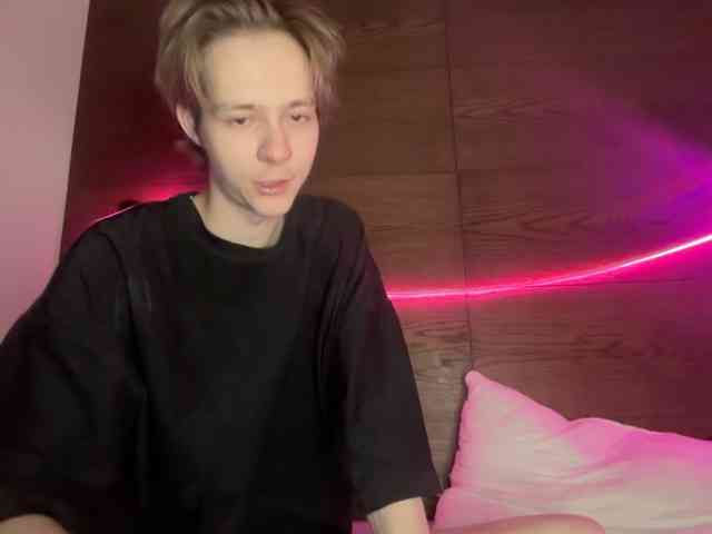 titsDestroy2007 webcam