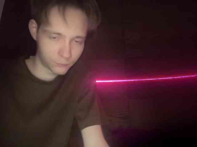 titsDestroy2007 webcam