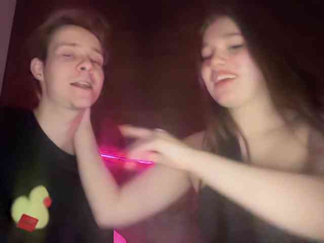 titsDestroy2007 webcam