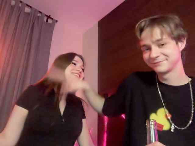 titsDestroy2007 webcam