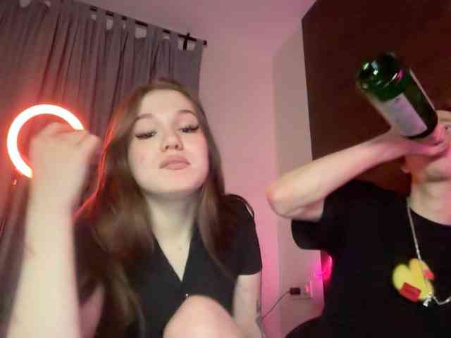 titsDestroy2007 webcam