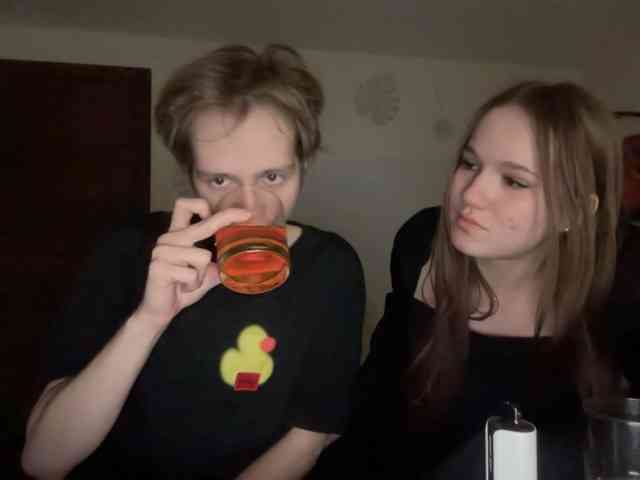 titsDestroy2007 webcam