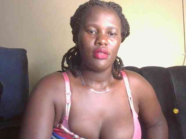 Luckybitch Live Webcam on BongaCams