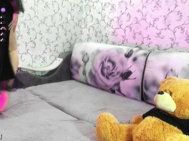 yesbody's BongaCams show and profile