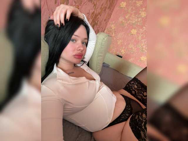 RedTobacco's BongaCams show and profile