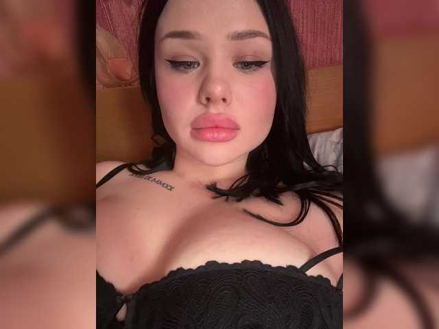 RedTobacco's BongaCams show and profile