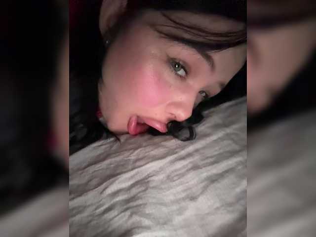 RedTobacco's BongaCams show and profile