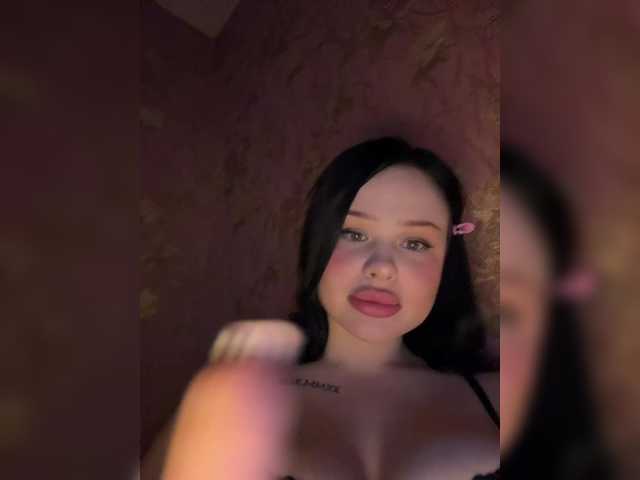 RedTobacco's BongaCams show and profile