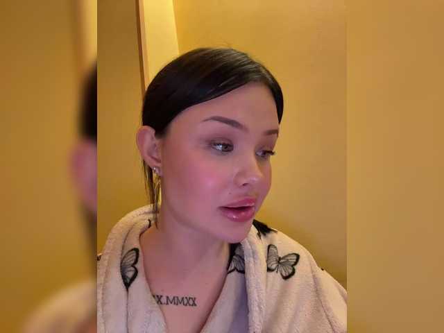 RedTobacco's BongaCams show and profile