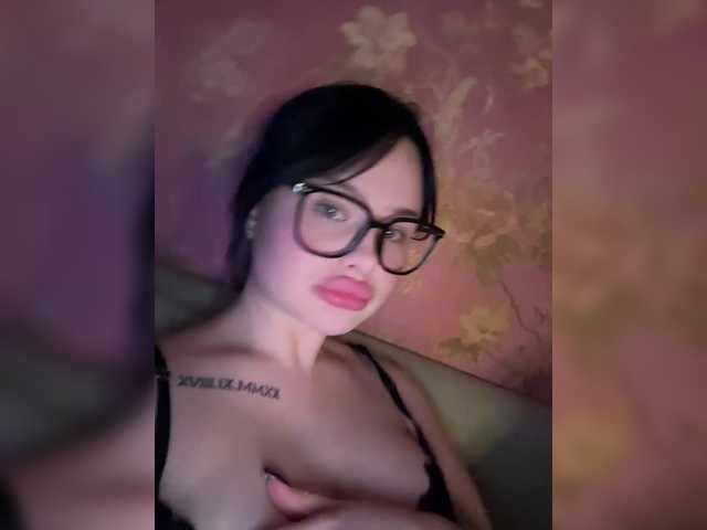 RedTobacco's BongaCams show and profile