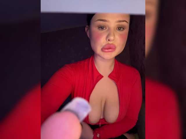 RedTobacco's BongaCams show and profile