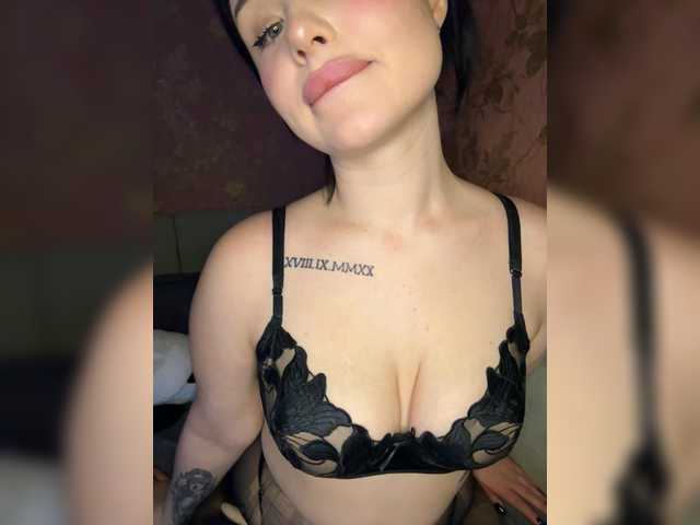 RedTobacco's BongaCams show and profile