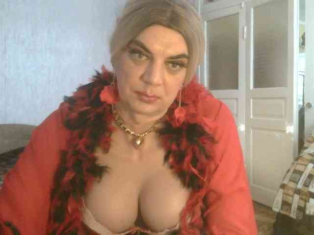 NiraFrost Live Webcam on BongaCams