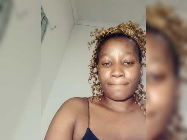 NikkiBea2x webcam bongacams model stream image