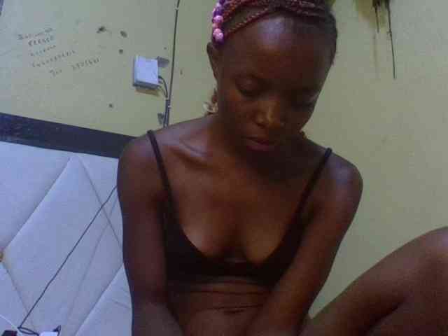 Preckybarbie webcam