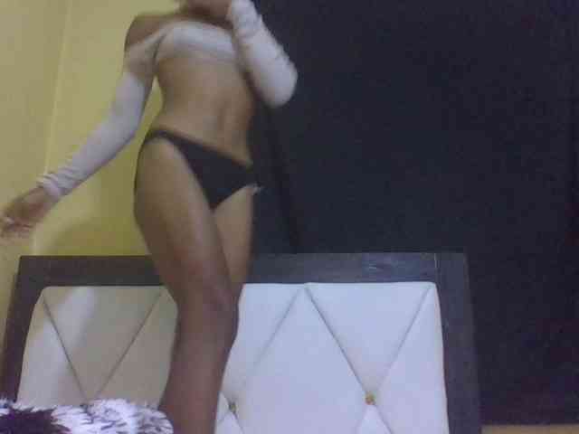 Preckybarbie webcam