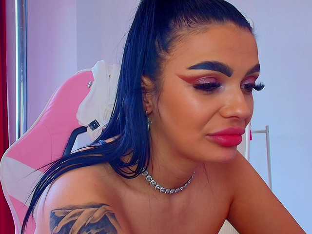 NikkyStyle's BongaCams show and profile