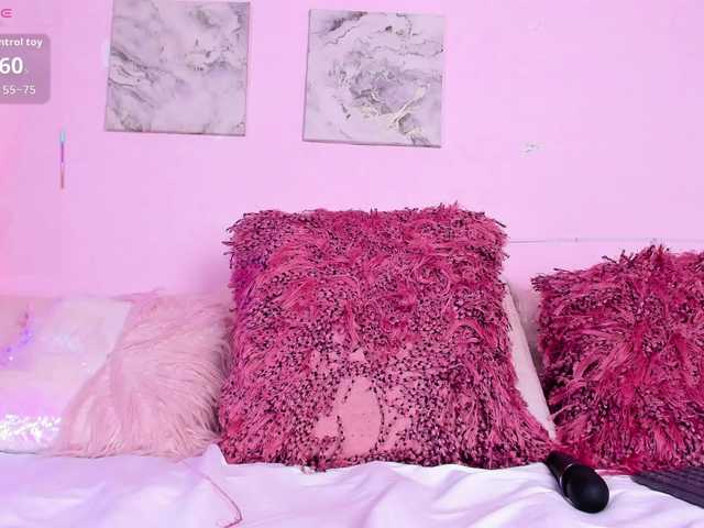 kyliieJaakson's BongaCams show and profile