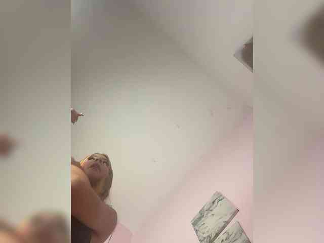 kyliieJaakson webcam