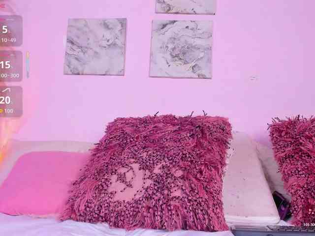 kyliieJaakson webcam