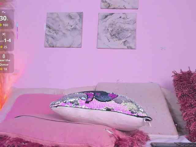 kyliieJaakson webcam