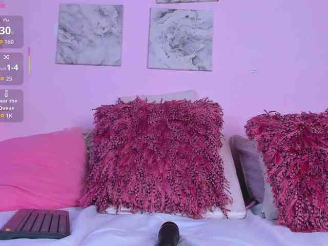 kyliieJaakson webcam