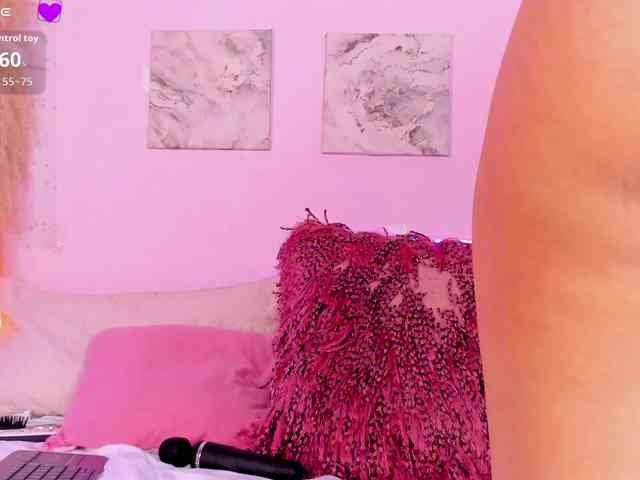 kyliieJaakson webcam