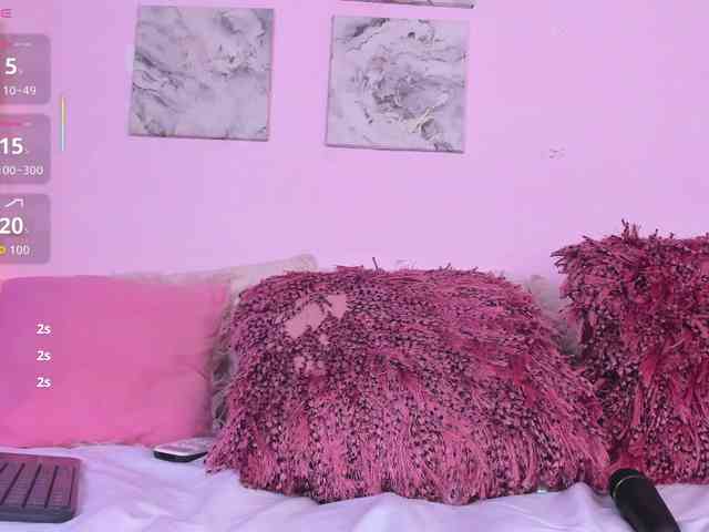 kyliieJaakson webcam