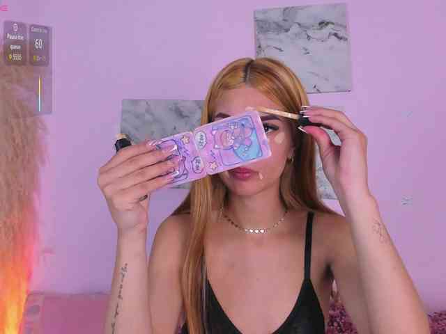 kyliieJaakson webcam