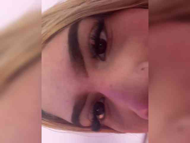 kyliieJaakson webcam