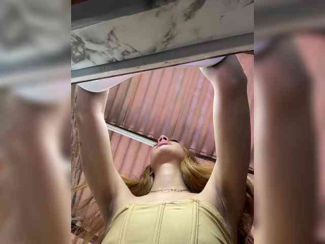 kyliieJaakson webcam