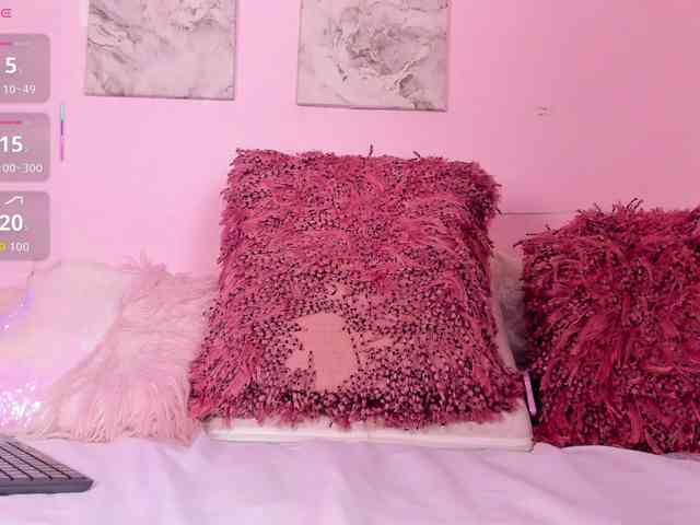 kyliieJaakson webcam