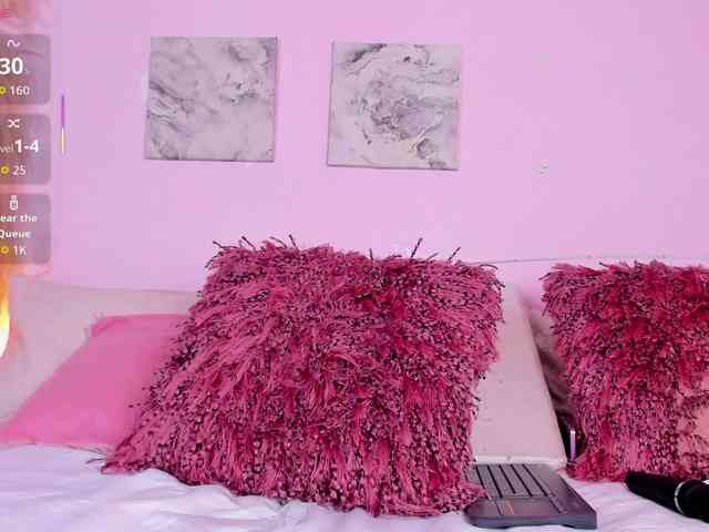 kyliieJaakson webcam