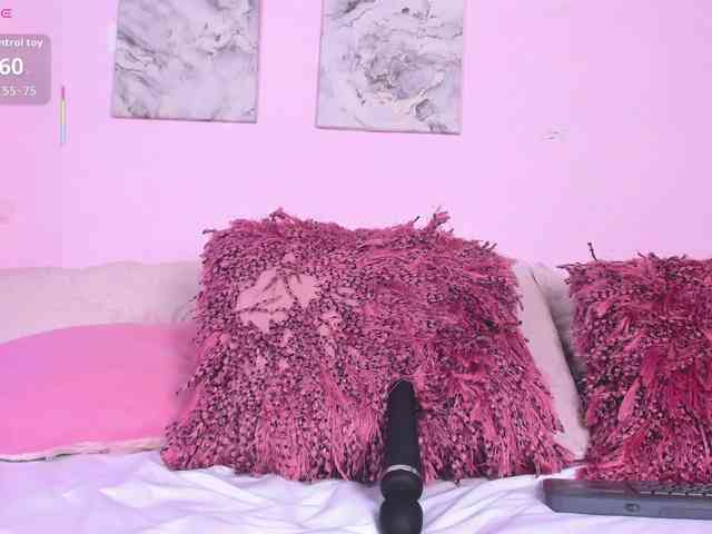 kyliieJaakson webcam