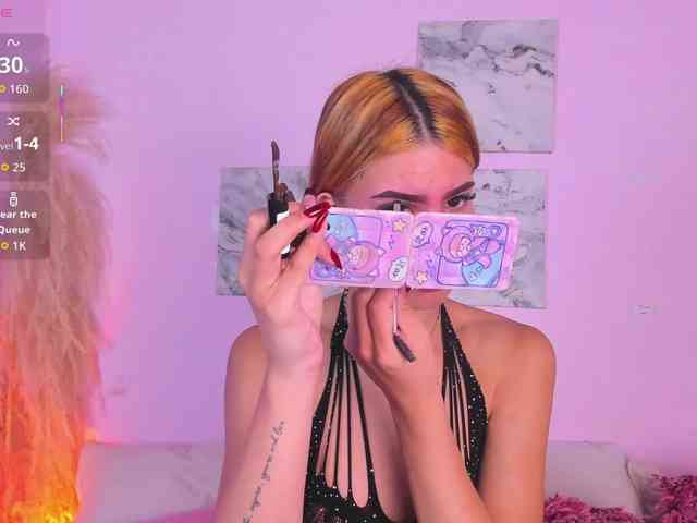 kyliieJaakson webcam