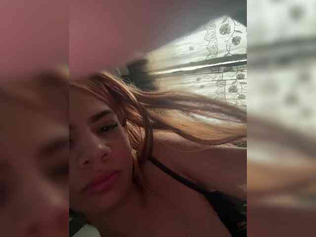 kyliieJaakson webcam