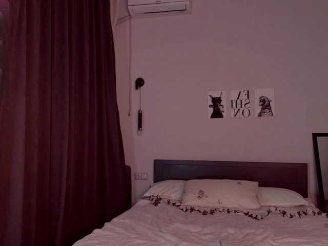 mooniejin's BongaCams show and profile