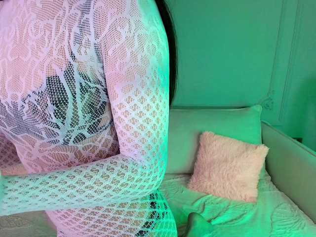 mooniejin's BongaCams show and profile