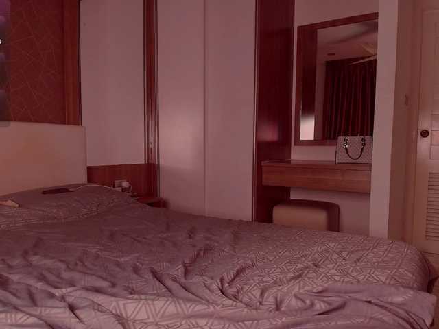 mooniejin's BongaCams show and profile