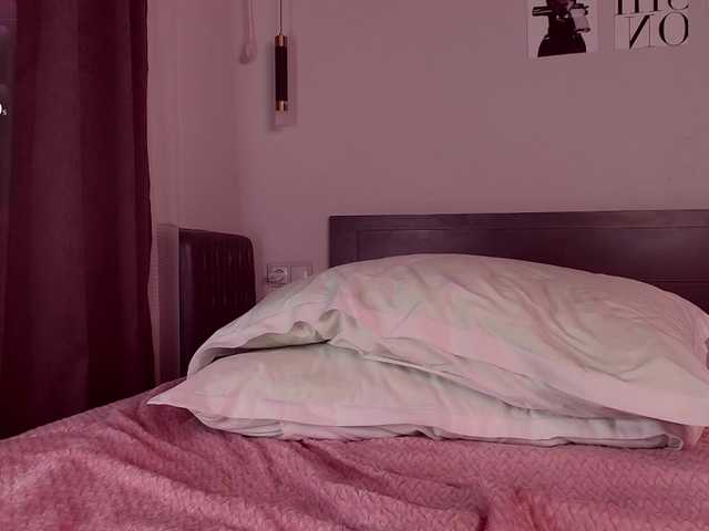 mooniejin's BongaCams show and profile