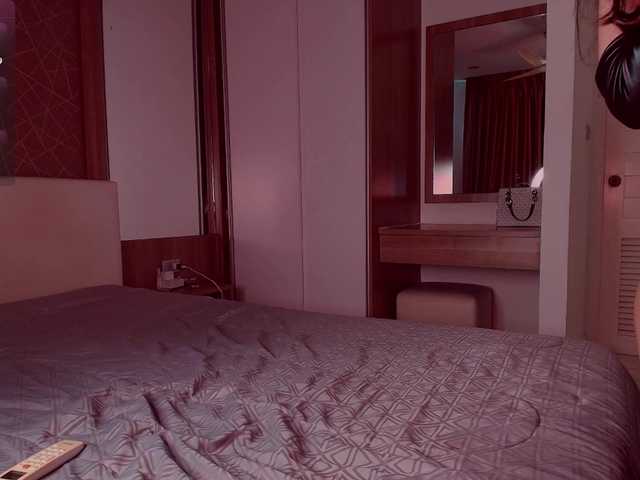 mooniejin's BongaCams show and profile