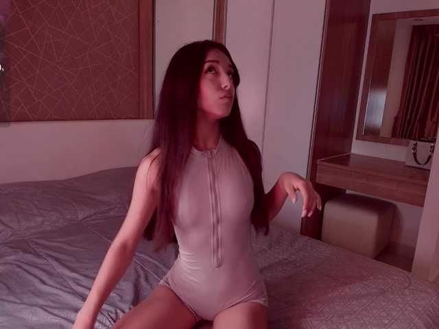 mooniejin's BongaCams show and profile