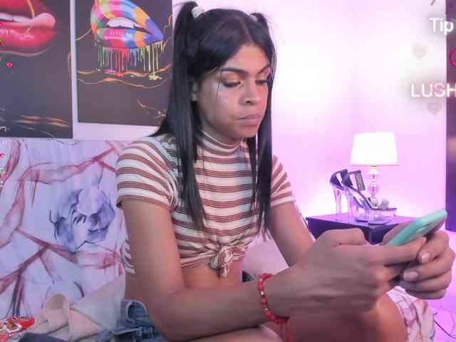Alexiaa Live Webcam on BongaCams