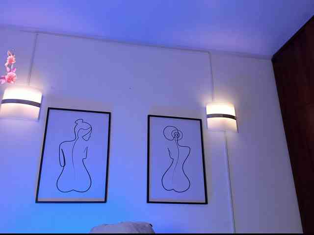 vaalentiino Live Webcam on BongaCams