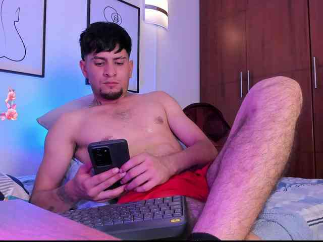 vaalentiino Live Webcam on BongaCams