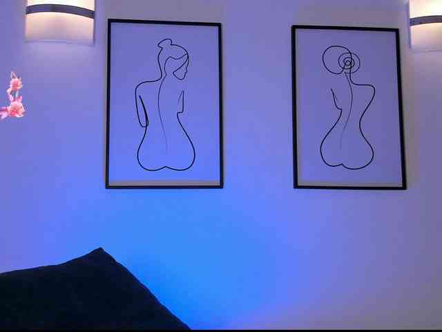 vaalentiino Live Webcam on BongaCams