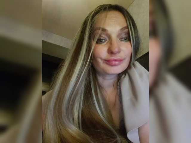 Kimylika's BongaCams show and profile