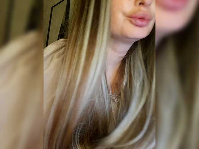 BongaCams Kimylika is Freechat Kimylika — Look at the tip menu