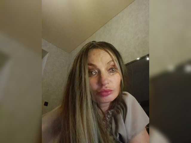 Kimylika's BongaCams show and profile